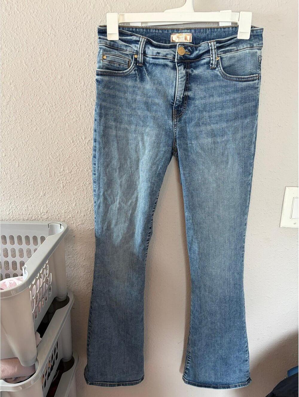 Kut from the Kloth Natalie Fab Ab Bootcut Jeans size 10. Inseam is 32in